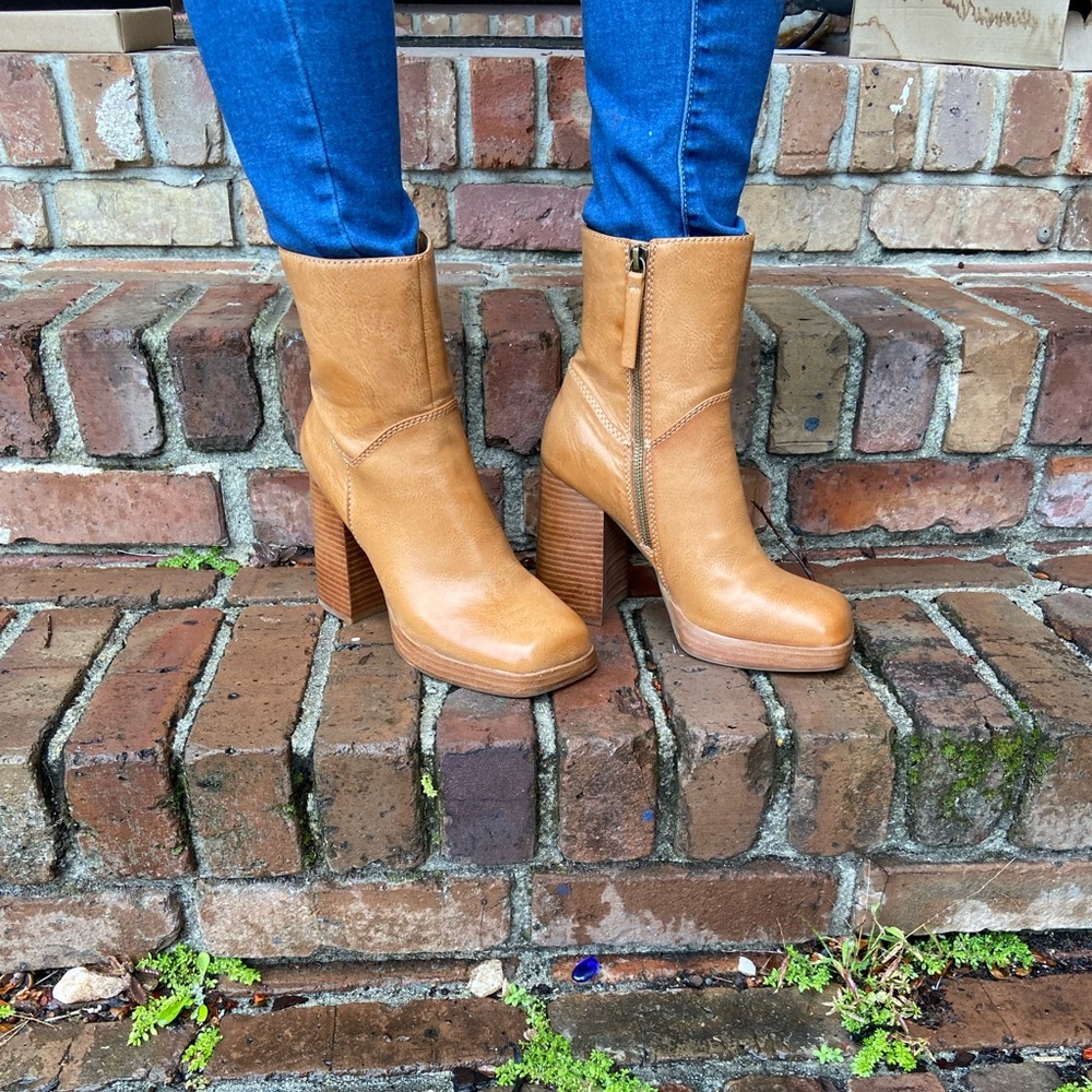 COPY - Fabulous Steve Madden Boots size 9